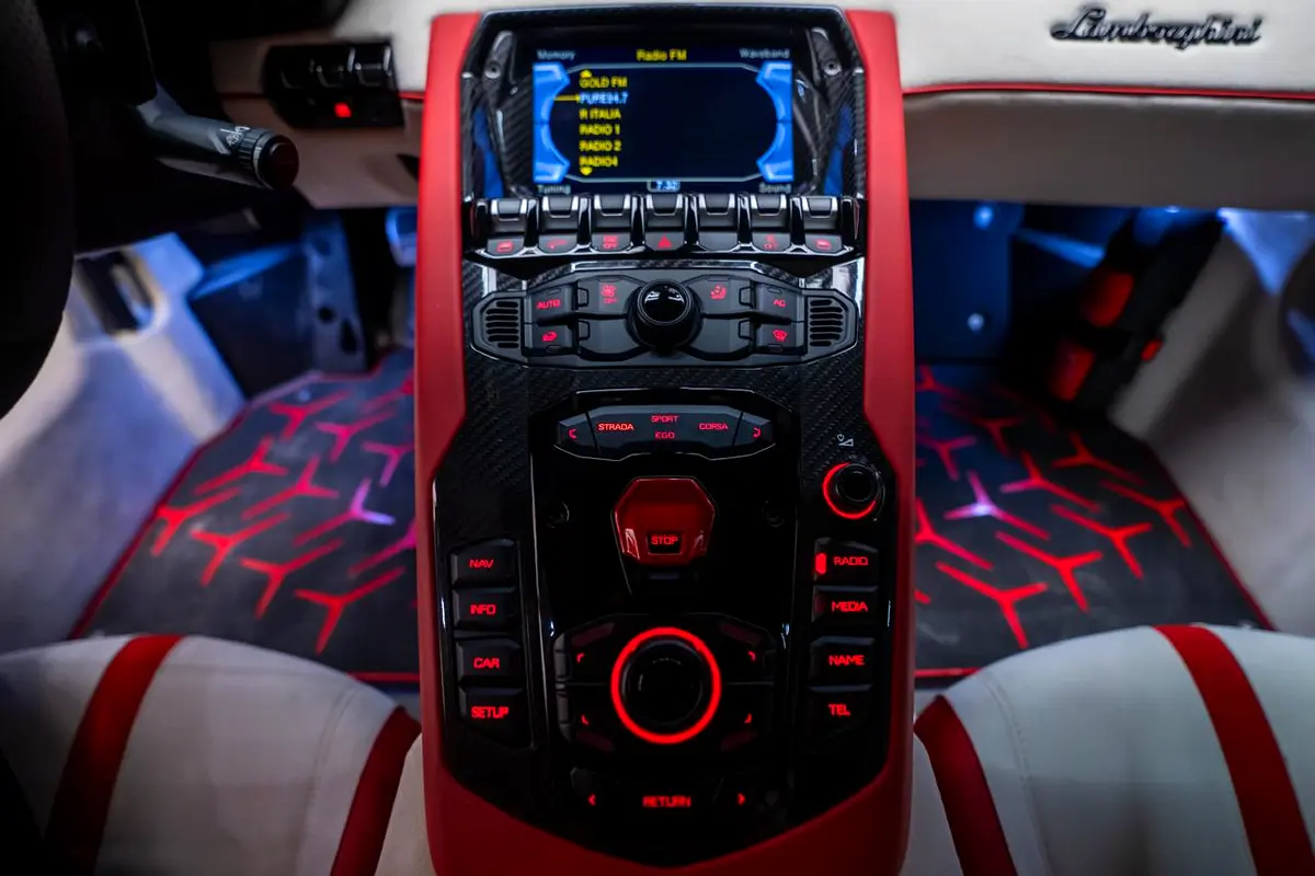 LAMBORGHINI Aventador LP 770-4 Superveloce Jota Roadster 2020 - photo 9 - Import Émirats | International Cars