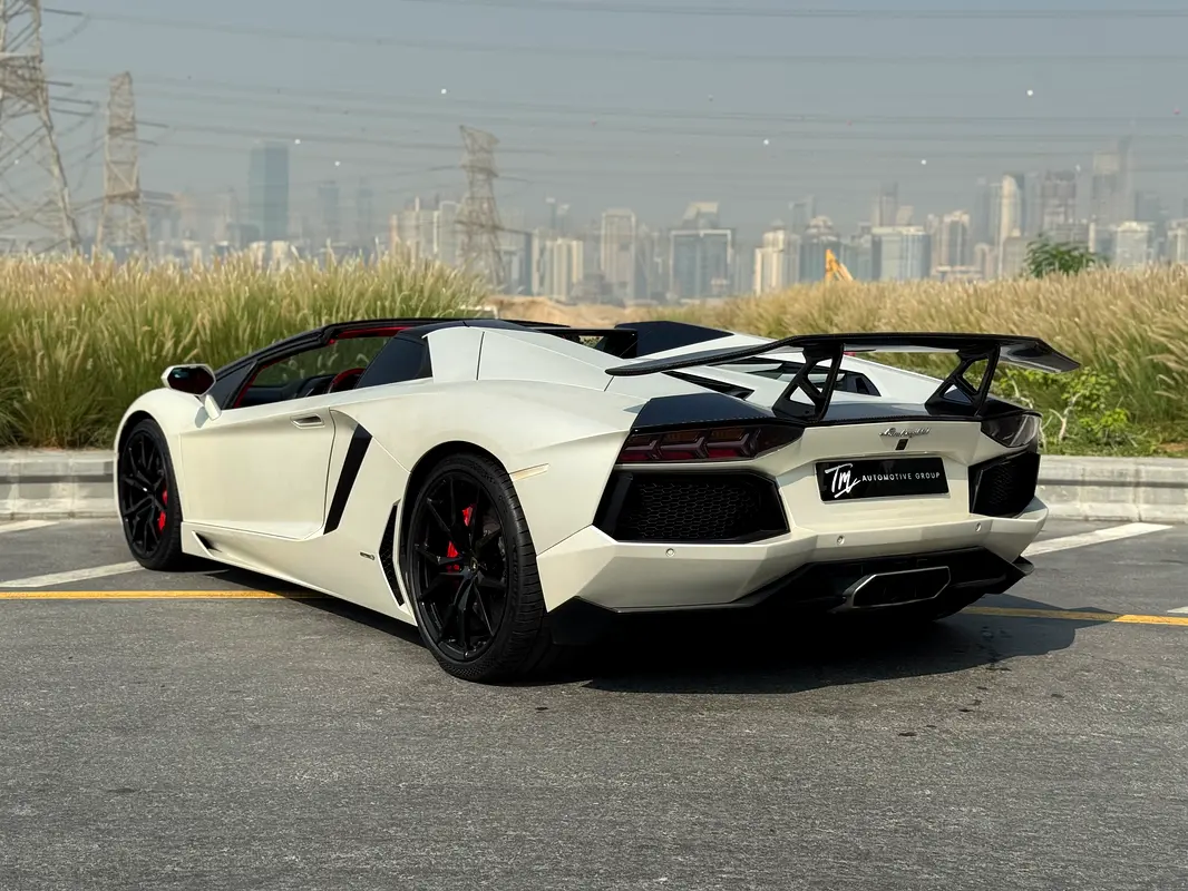 LAMBORGHINI Aventador LP 700-4 Roadster 2014 - photo 8 - Import Émirats | International Cars