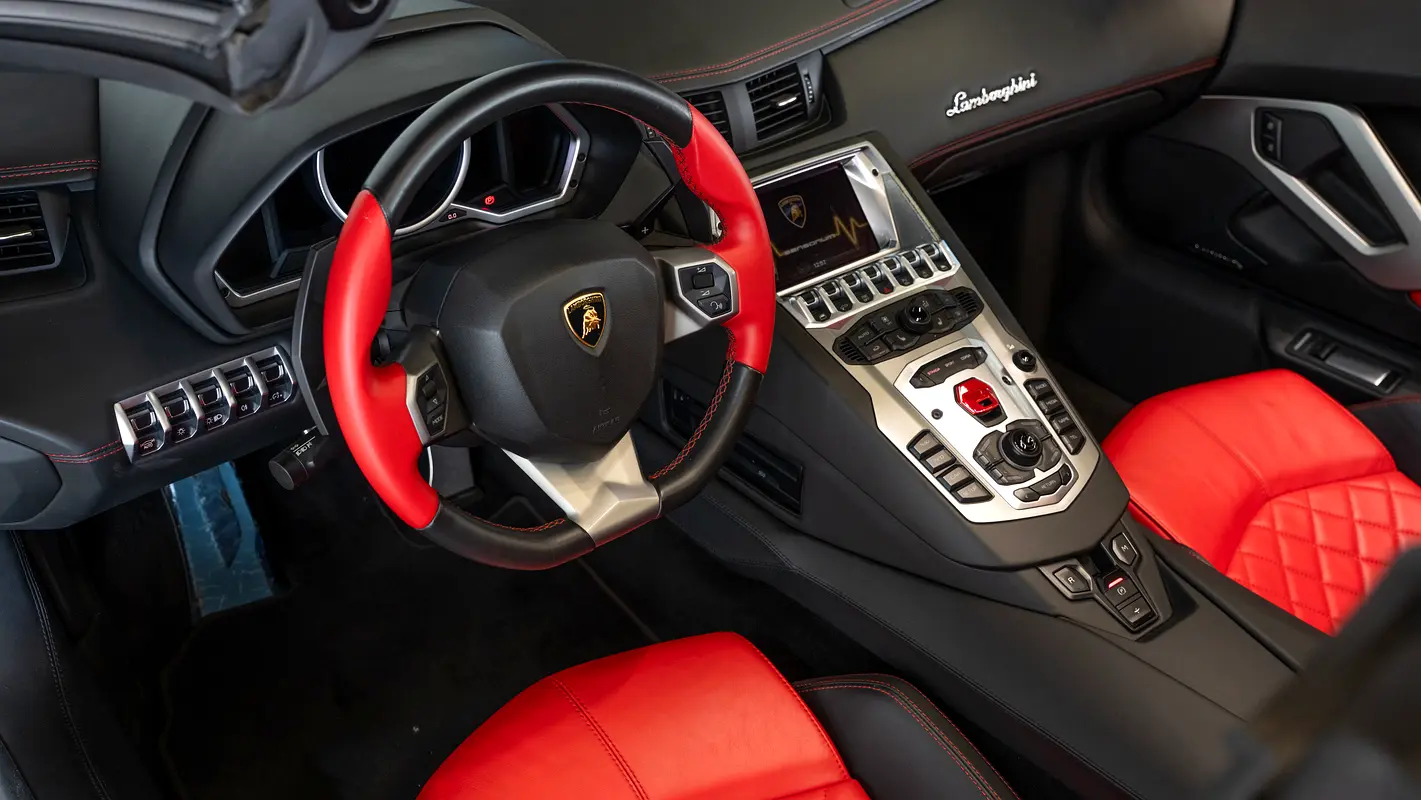 LAMBORGHINI Aventador LP 700-4 Roadster 2015 - photo 10 - Import Émirats | International Cars