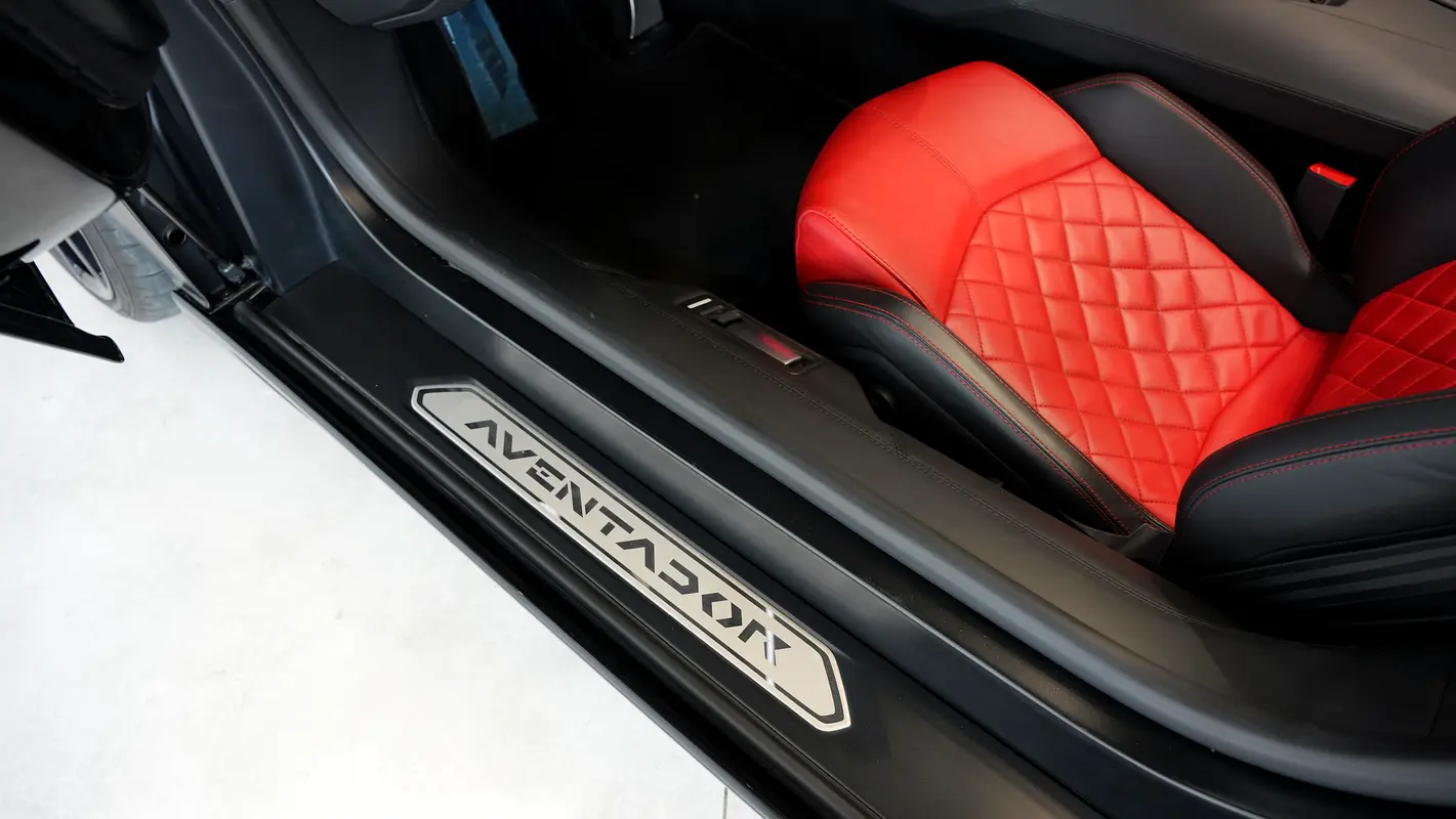 LAMBORGHINI Aventador LP 700-4 Roadster 2015 - photo 12 - Import Émirats | International Cars