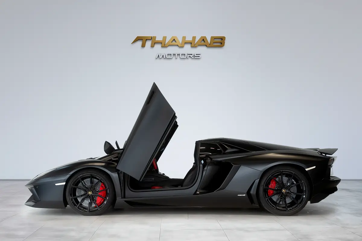 LAMBORGHINI Aventador LP 700-4 Roadster 2015 - photo 4 - Import Émirats | International Cars