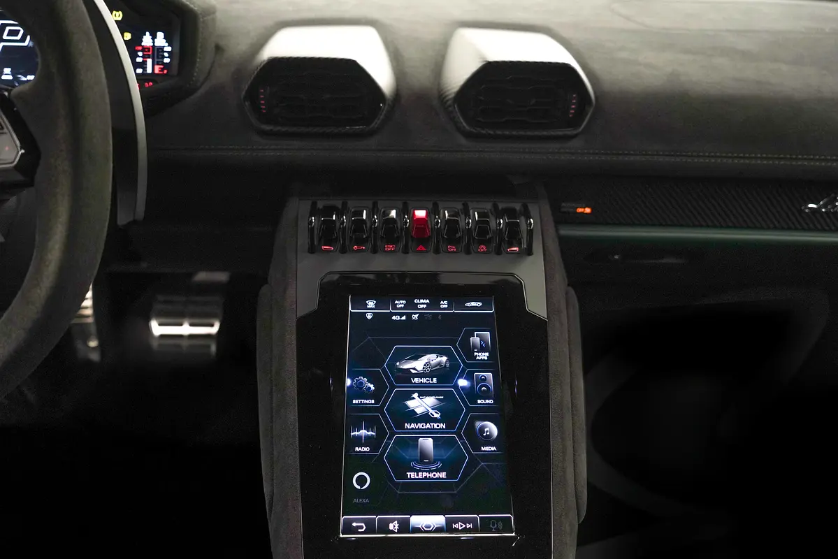 LAMBORGHINI Huracan Sterrato 2024 - photo 10 - Import Émirats | International Cars