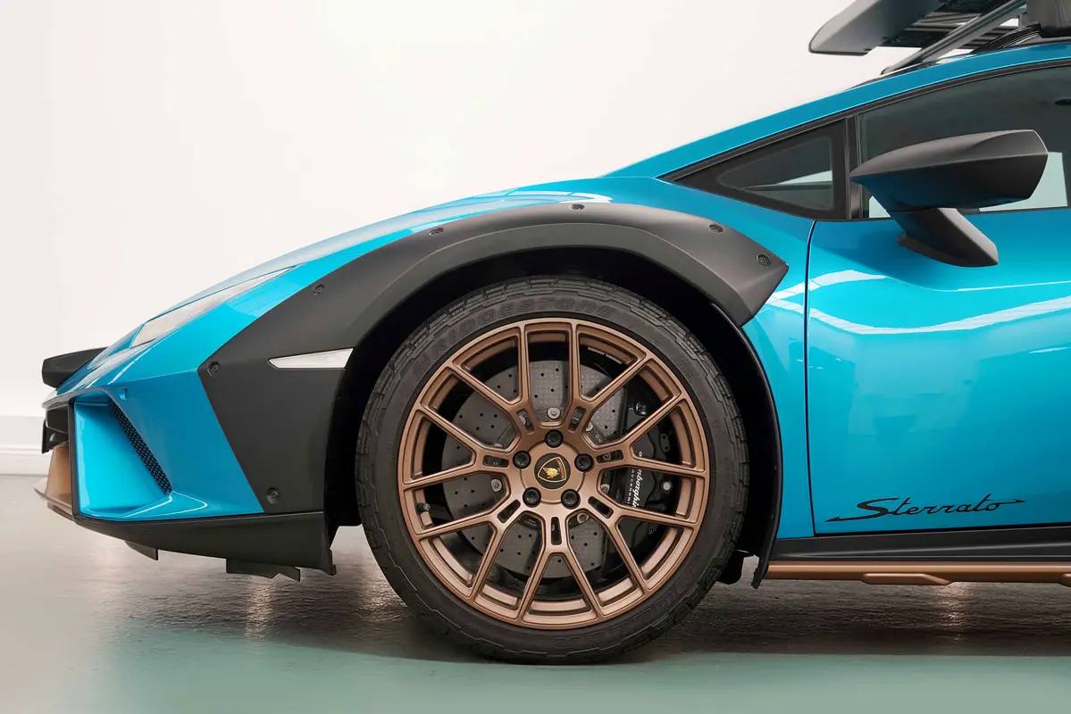 LAMBORGHINI Huracan Sterrato 2024 - photo 5 - Import Émirats | International Cars