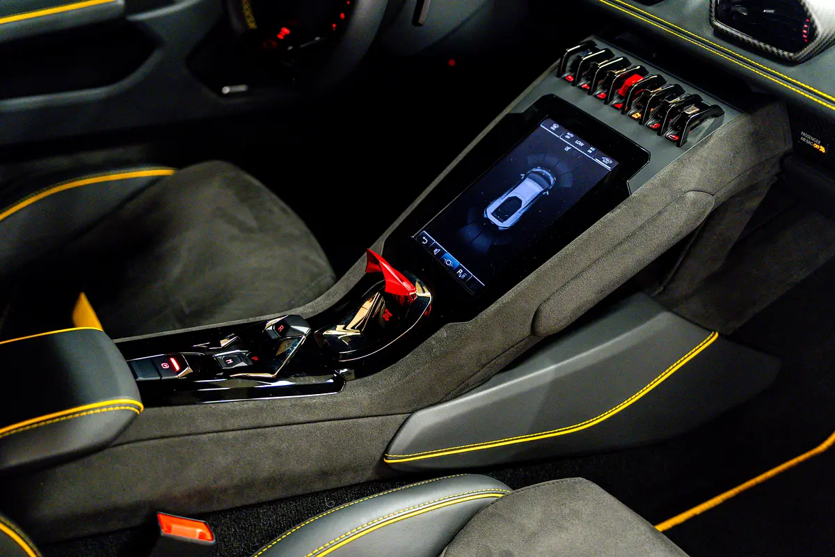 LAMBORGHINI Huracan Tecnica 2023 - photo 10 - Import Émirats | International Cars