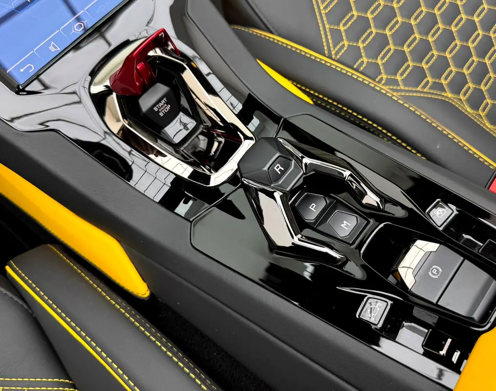 LAMBORGHINI Huracan EVO Spyder 2023 - photo 12 - Import Émirats | International Cars
