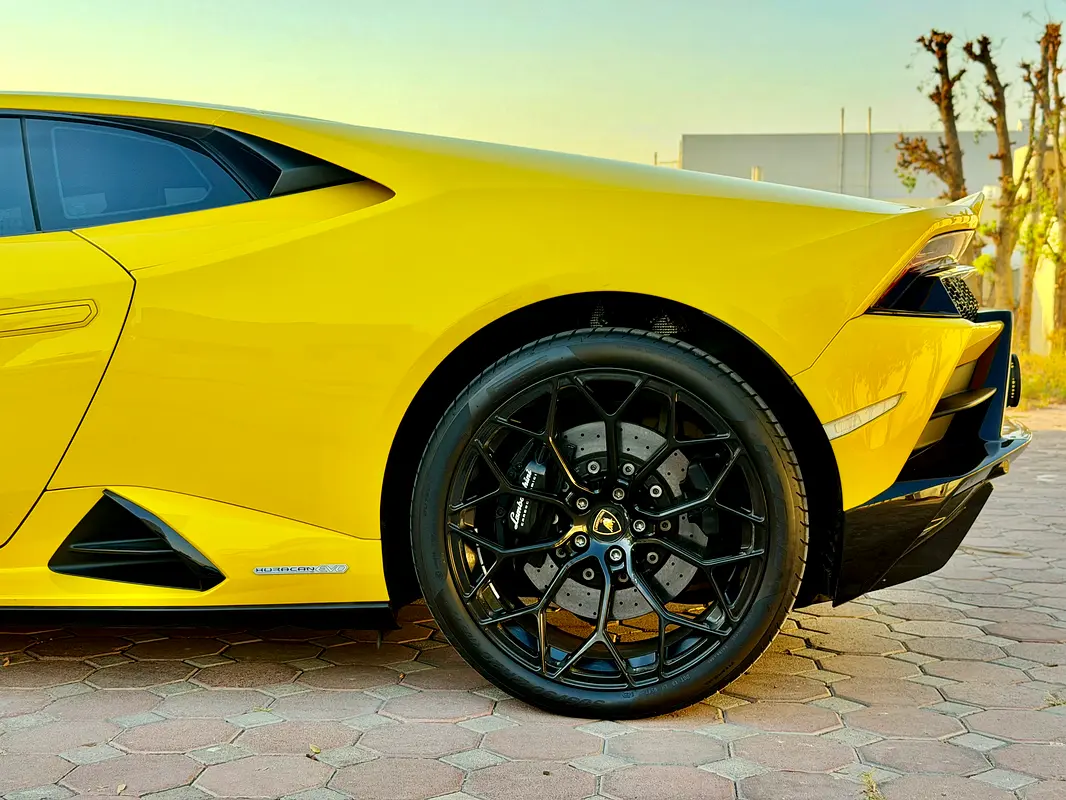 LAMBORGHINI Huracan EVO Coupe 2023 - photo 10 - Import Émirats | International Cars