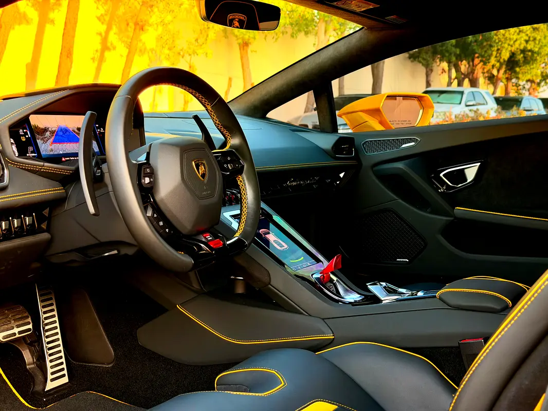 LAMBORGHINI Huracan EVO Coupe 2023 - photo 8 - Import Émirats | International Cars