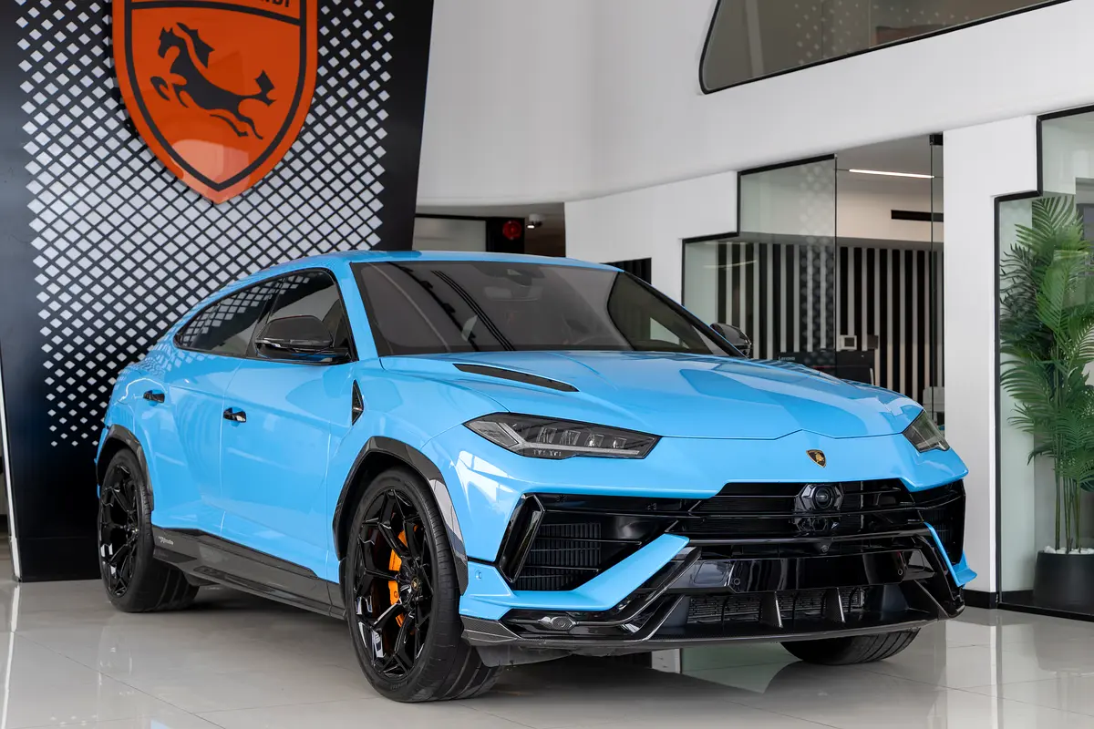 LAMBORGHINI Urus Performante 2023