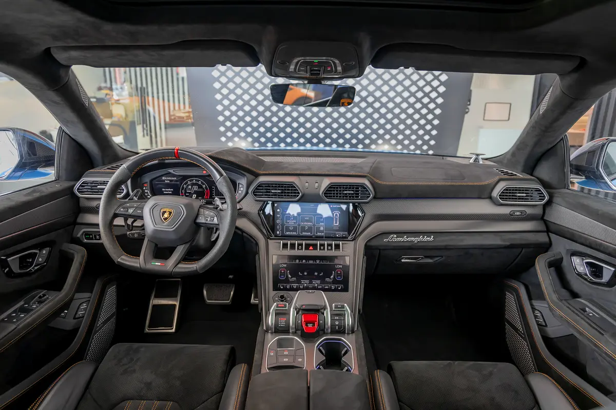 LAMBORGHINI Urus Performante 2023 - photo 10 - Import Émirats | International Cars