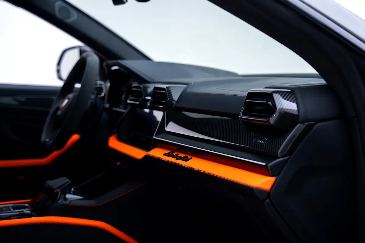 LAMBORGHINI Urus SE 2025 - photo 5 - Import Émirats | International Cars