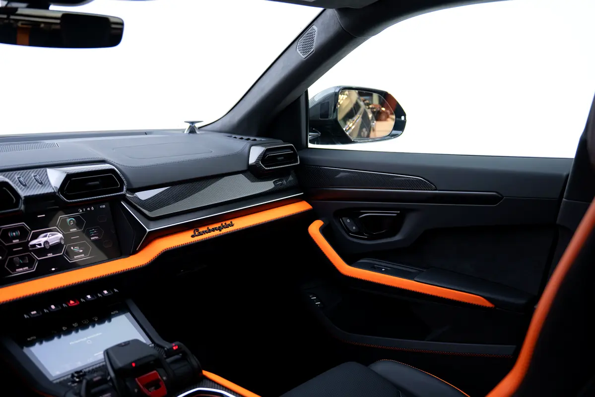 LAMBORGHINI Urus SE 2025 - photo 7 - Import Émirats | International Cars