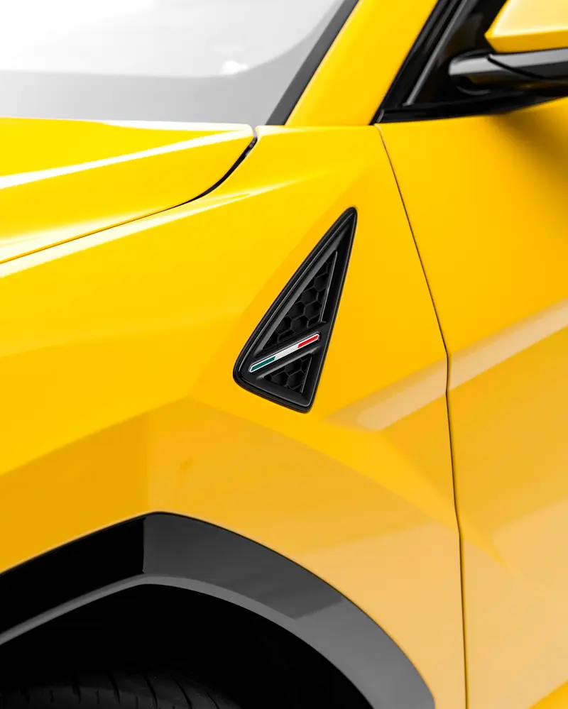 LAMBORGHINI Urus SE 2025 - photo 7 - Import Émirats | International Cars