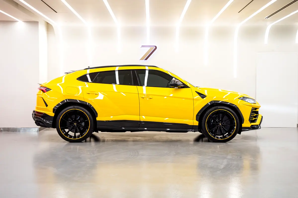 LAMBORGHINI Urus Pearl Capsule 2022 - photo 4 - Import Émirats | International Cars