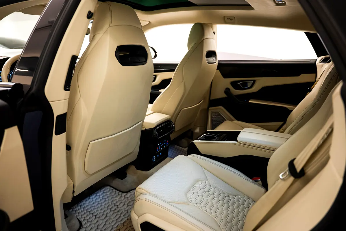 LAMBORGHINI Urus Standard 2022 - photo 10 - Import Émirats | International Cars