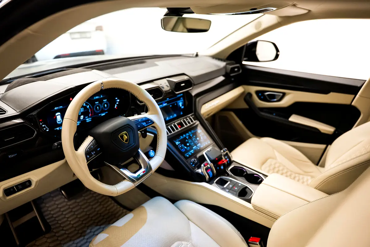 LAMBORGHINI Urus Standard 2022 - photo 8 - Import Émirats | International Cars