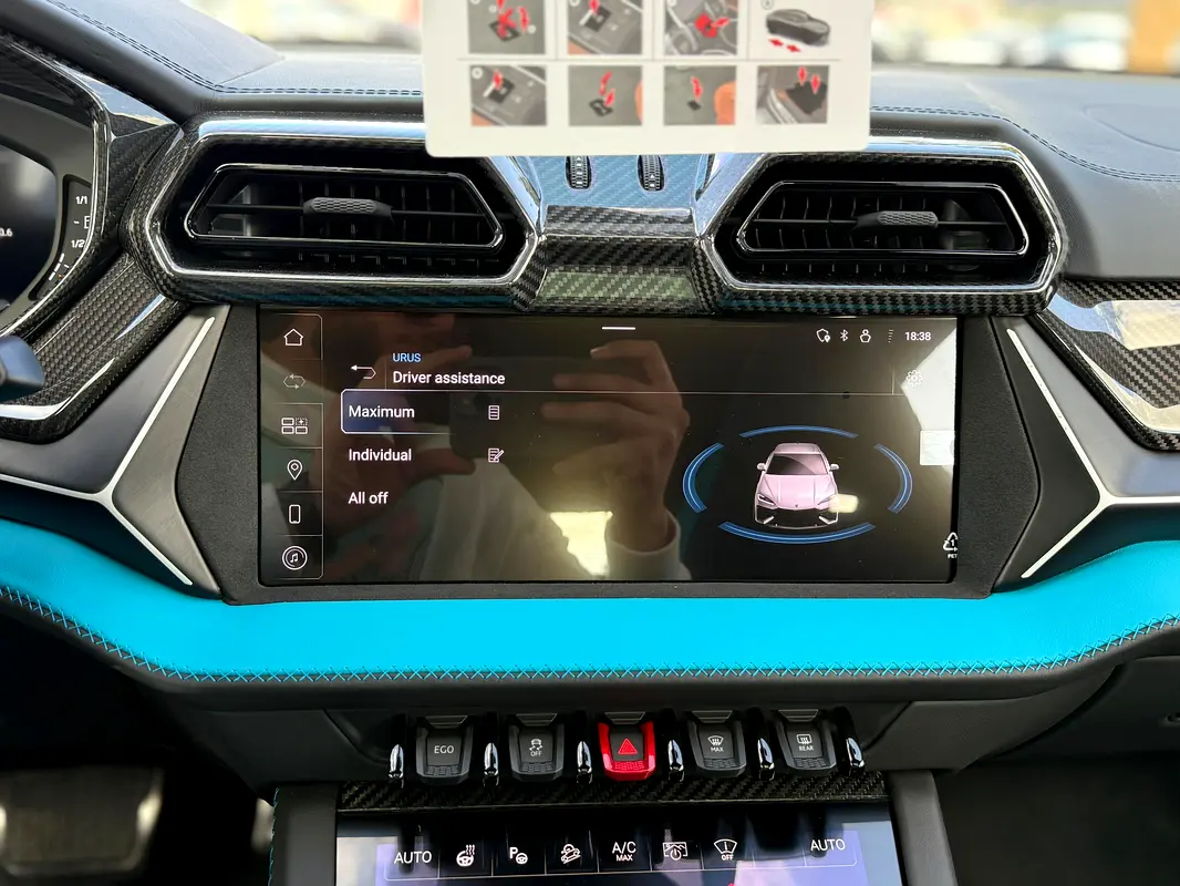 LAMBORGHINI Urus SE 2025 - photo 6 - Import Émirats | International Cars
