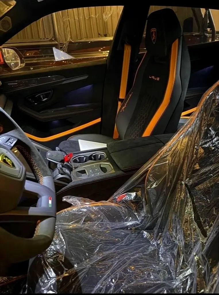 LAMBORGHINI Urus Performante 2024 - photo 11 - Import Émirats | International Cars