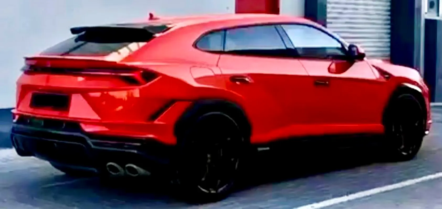 LAMBORGHINI Urus Performante 2024 - photo 4 - Import Émirats | International Cars