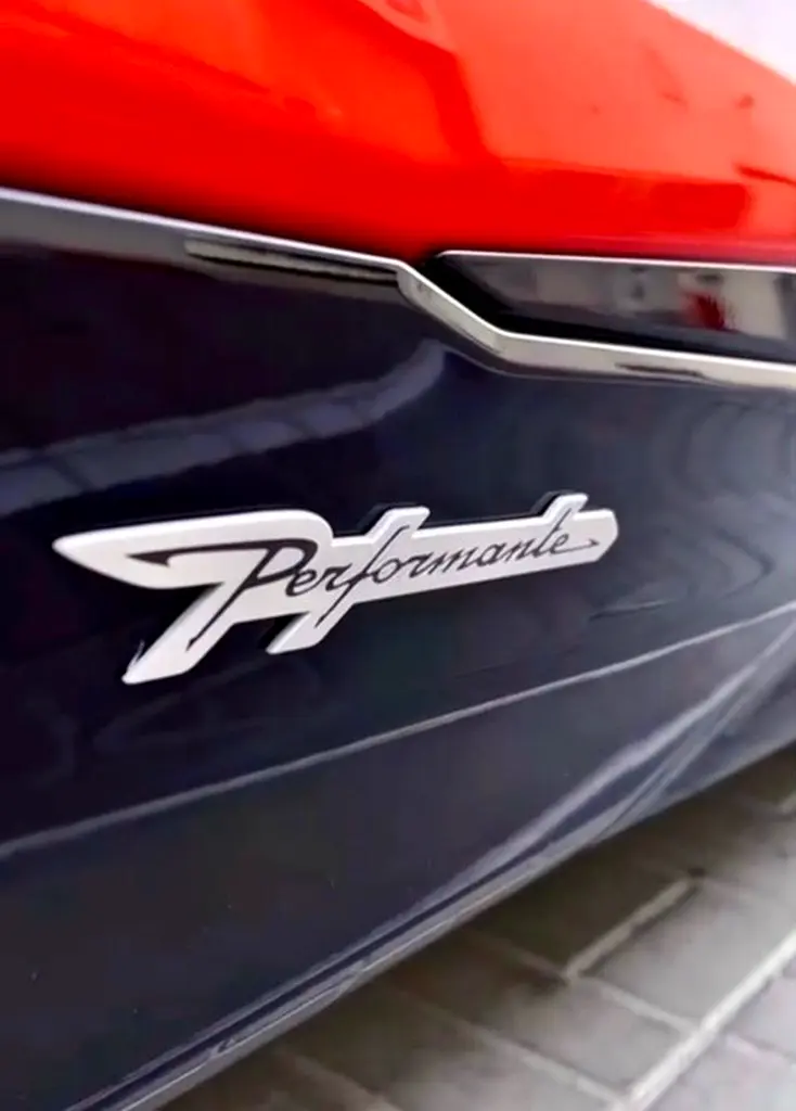 LAMBORGHINI Urus Performante 2024 - photo 7 - Import Émirats | International Cars