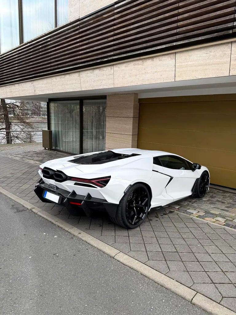 LAMBORGHINI Revuelto Other 2024 - photo 2 - Import Émirats | International Cars
