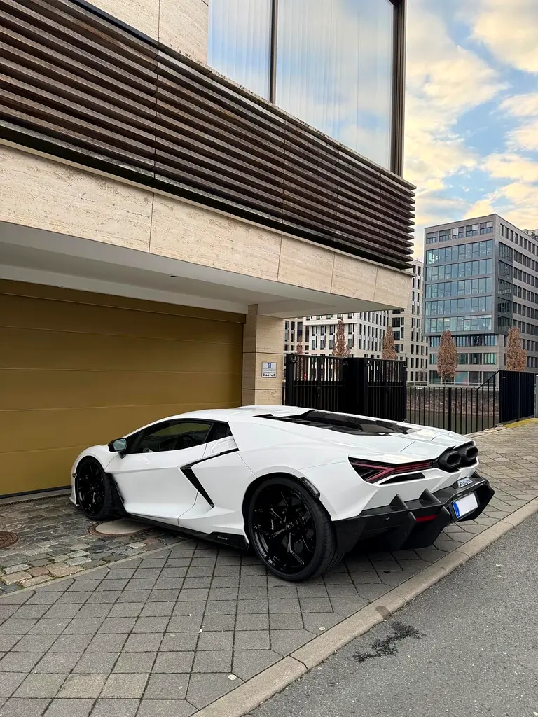 LAMBORGHINI Revuelto Other 2024 - photo 3 - Import Émirats | International Cars