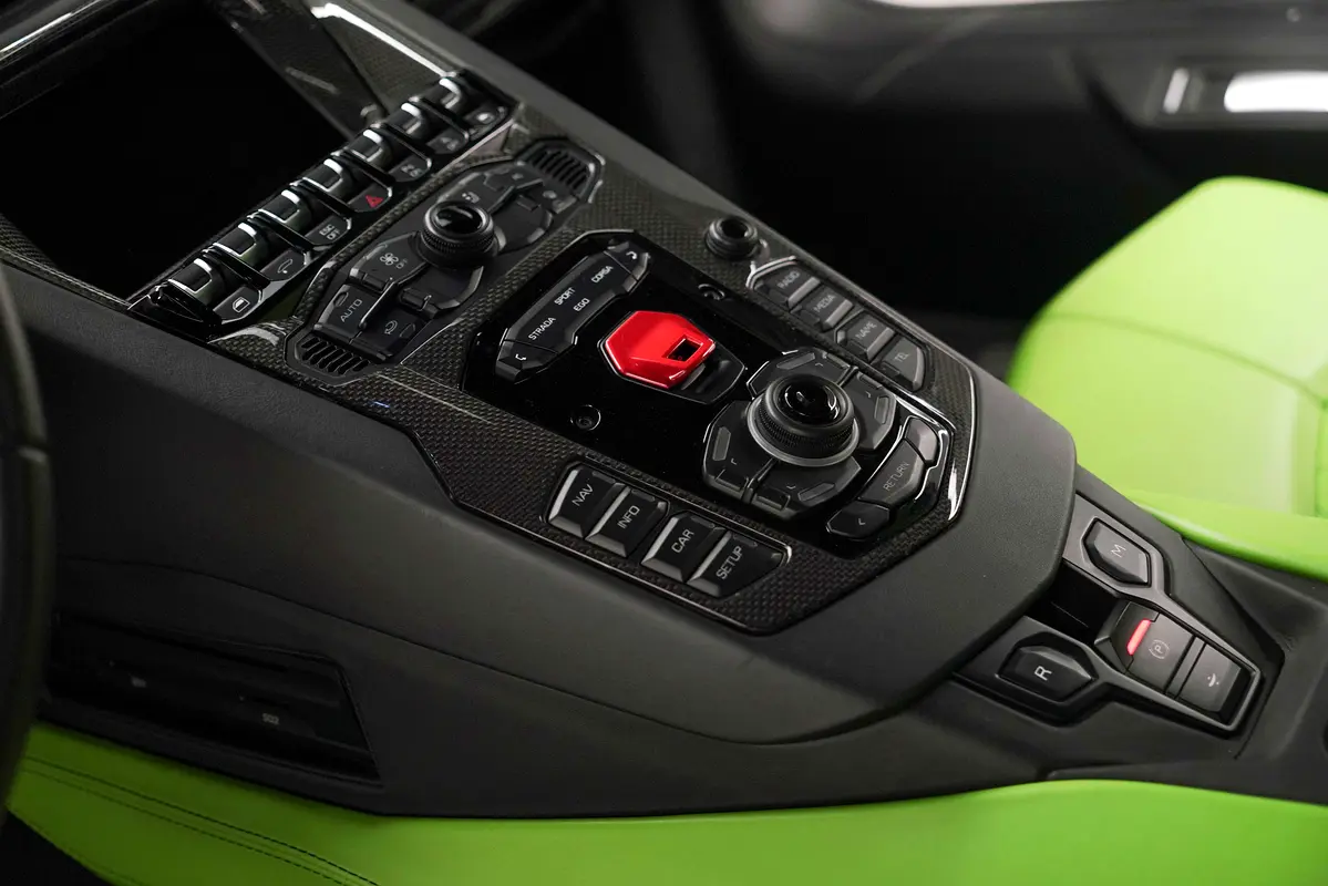 LAMBORGHINI Aventador S Coupe 2018 - photo 10 - Import Émirats | International Cars