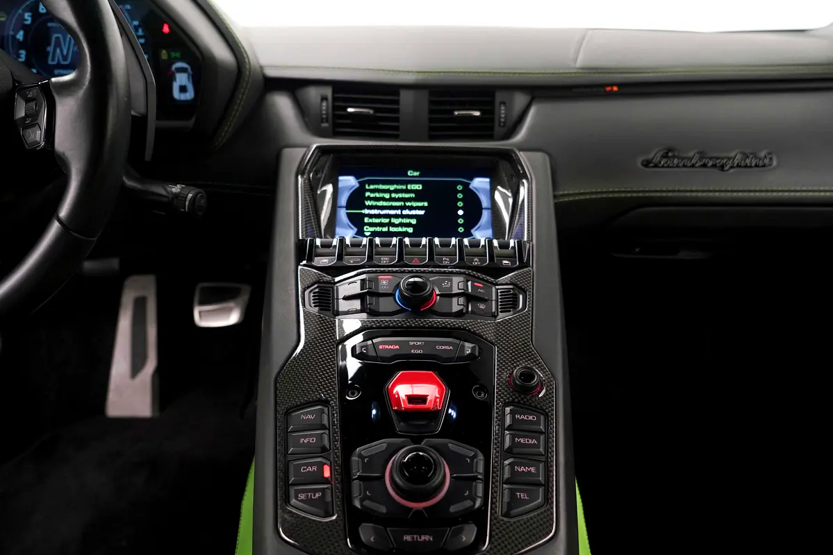 LAMBORGHINI Aventador S Coupe 2018 - photo 11 - Import Émirats | International Cars