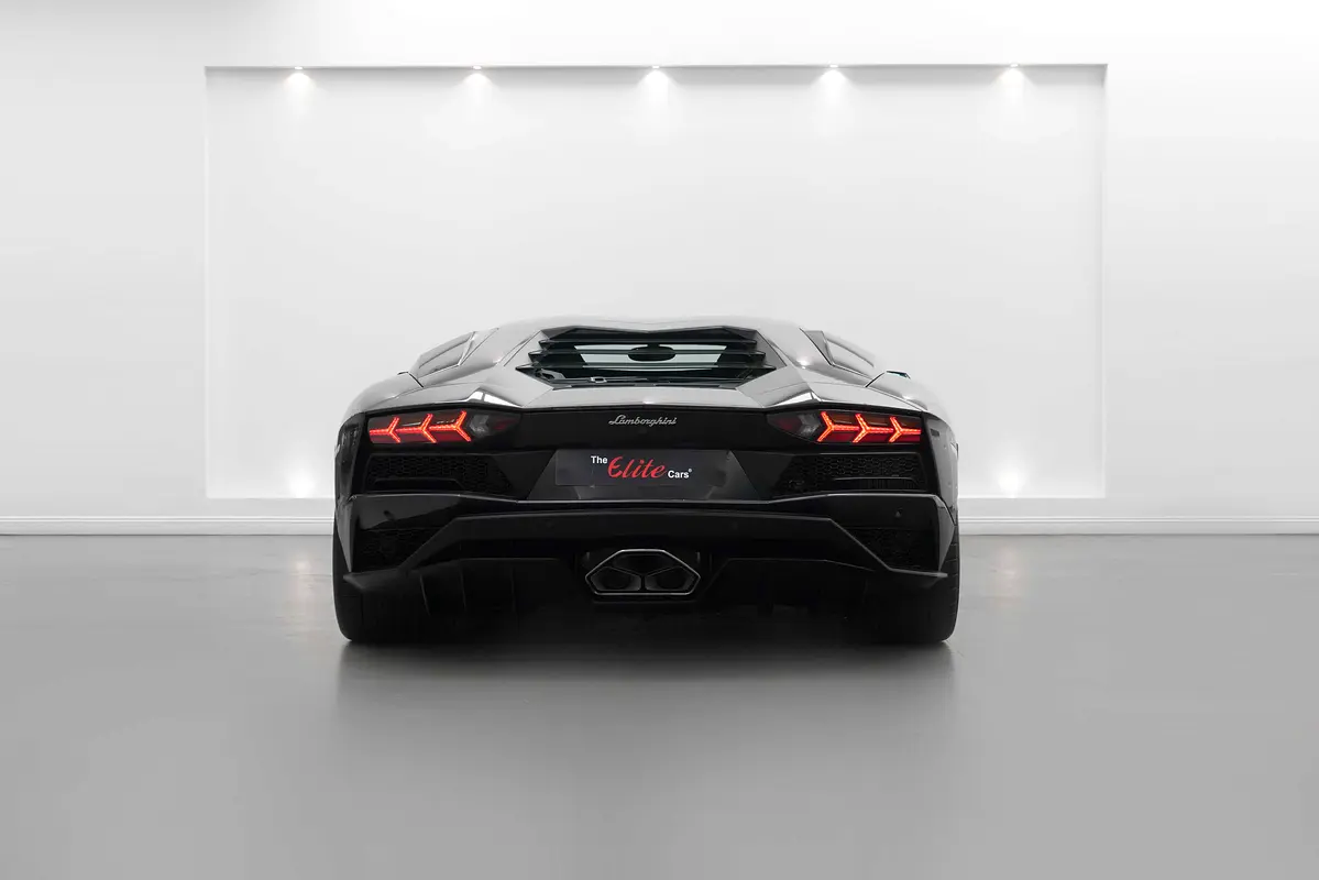 LAMBORGHINI Aventador S Coupe 2018 - photo 3 - Import Émirats | International Cars