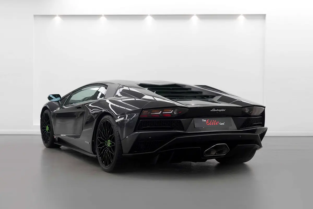 LAMBORGHINI Aventador S Coupe 2018 - photo 4 - Import Émirats | International Cars