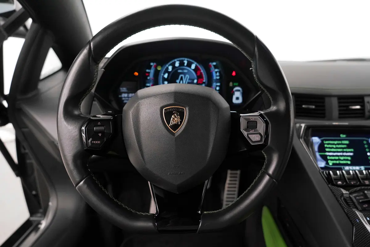 LAMBORGHINI Aventador S Coupe 2018 - photo 9 - Import Émirats | International Cars