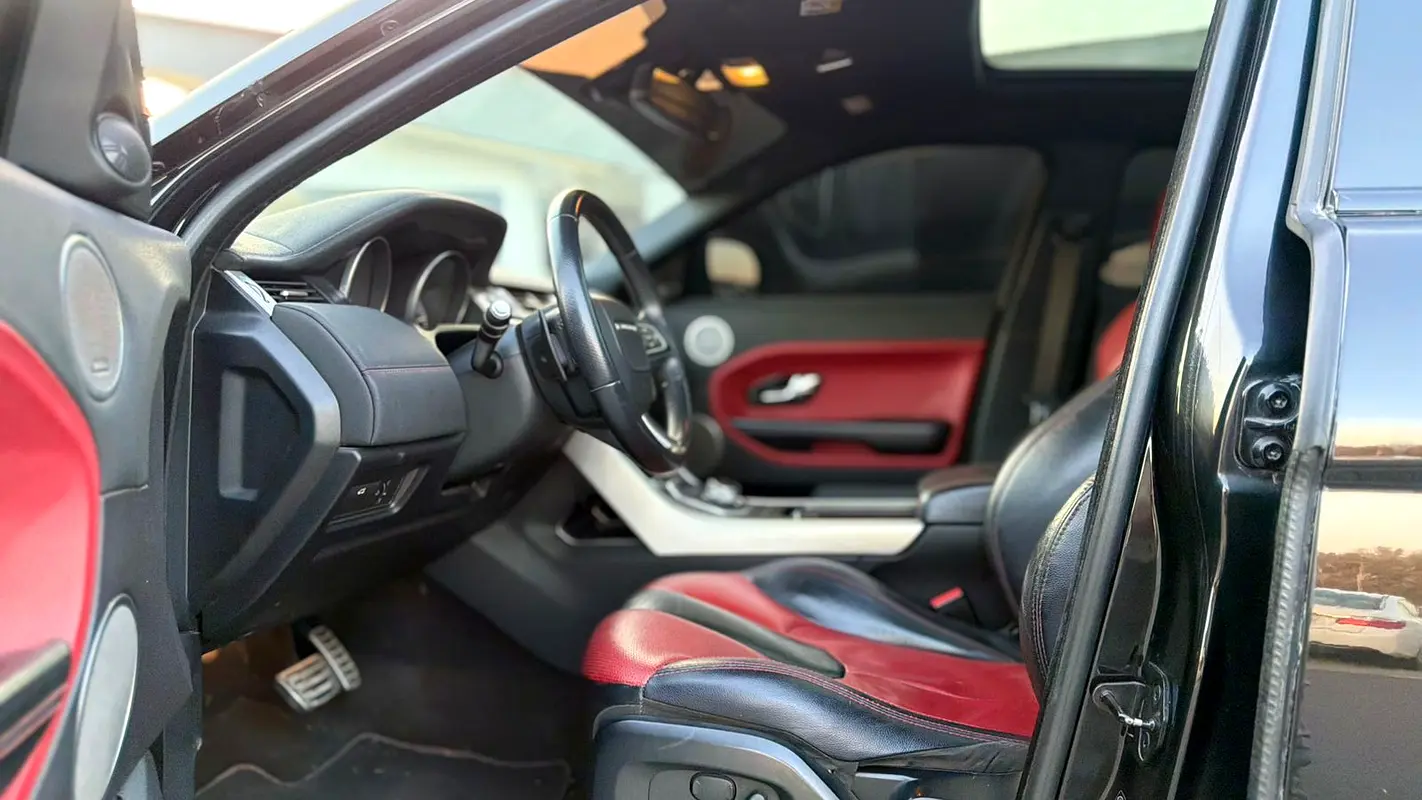LAND ROVER Range Rover Evoque Dynamic HSE 2013 - photo 12 - Import Émirats | International Cars