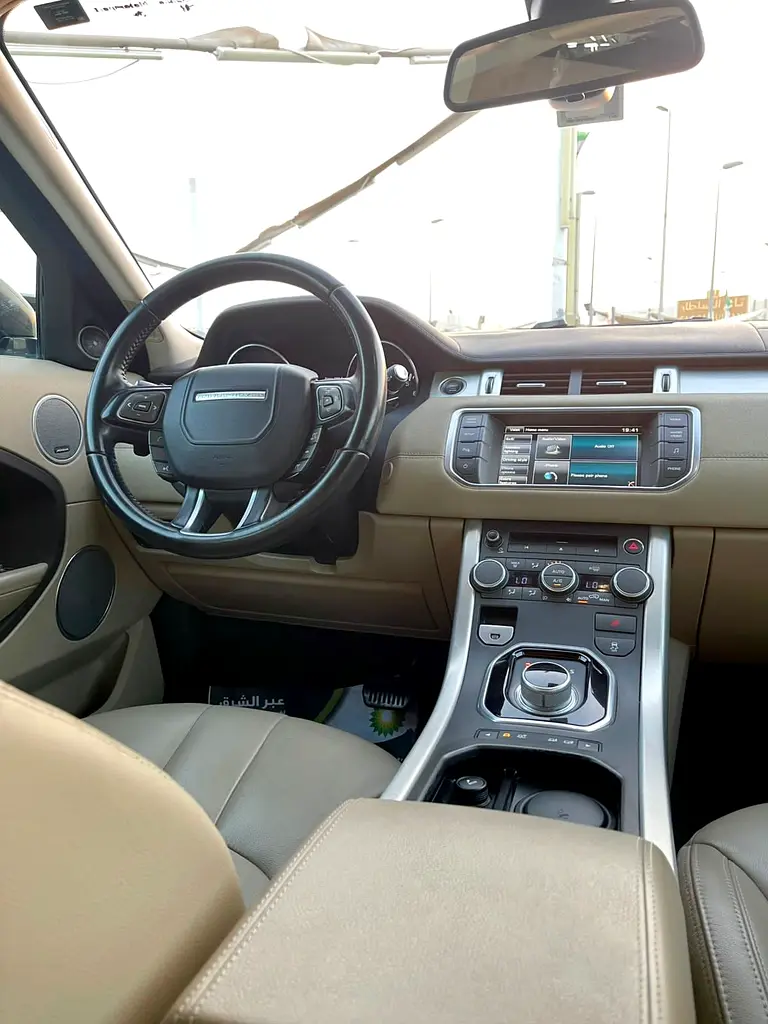LAND ROVER Range Rover Evoque PURE 2015 - photo 10 - Import Émirats | International Cars