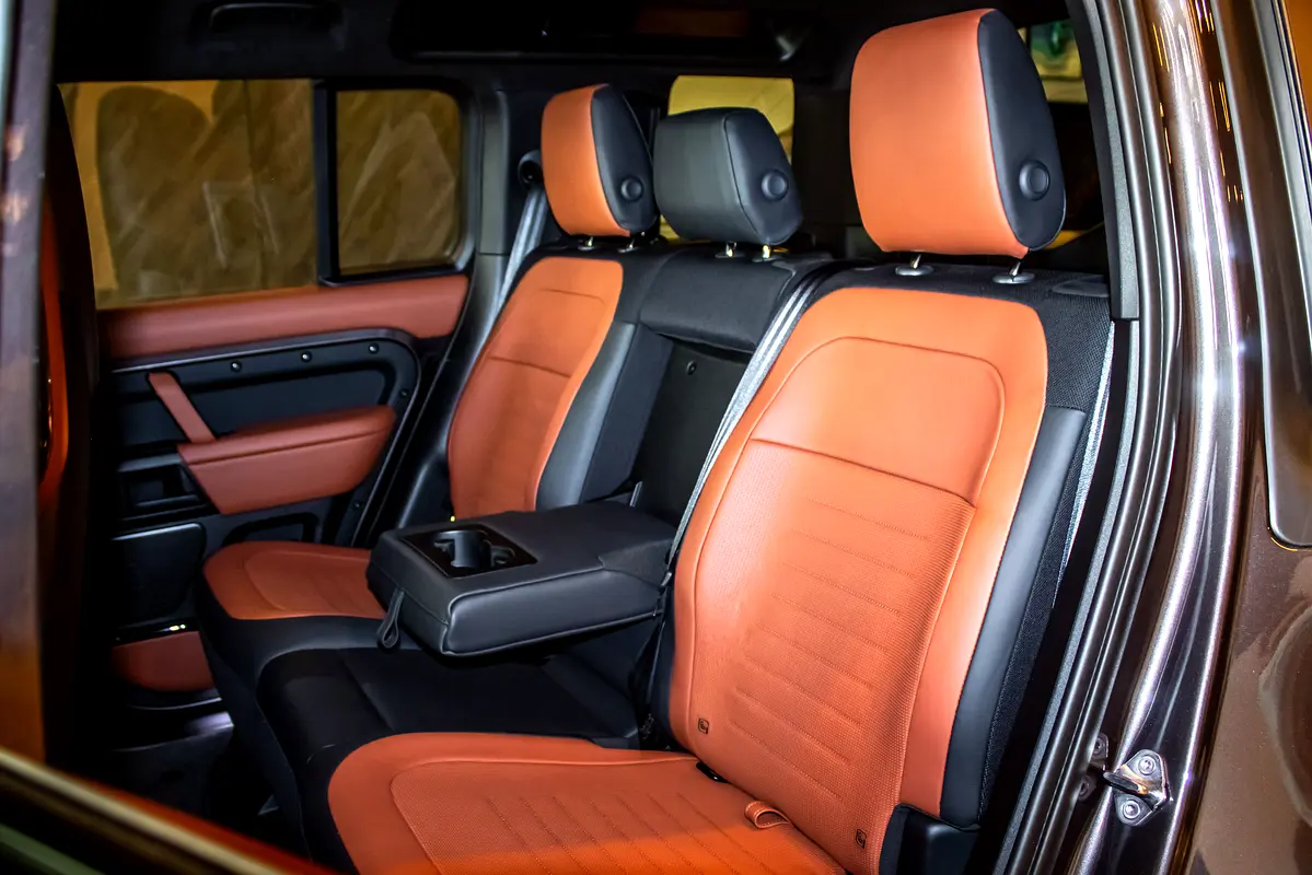 LAND ROVER Defender 110 Octa 2025 - photo 4 - Import Émirats | International Cars