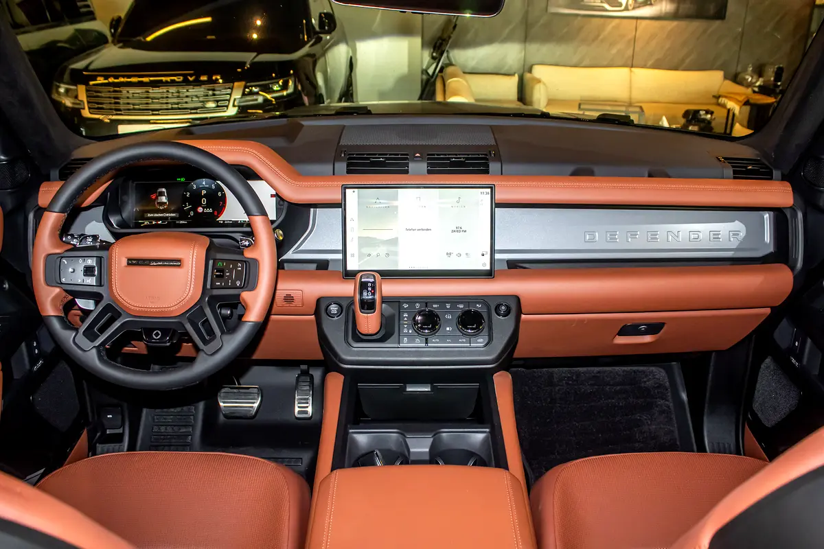 LAND ROVER Defender 110 Octa 2025 - photo 6 - Import Émirats | International Cars