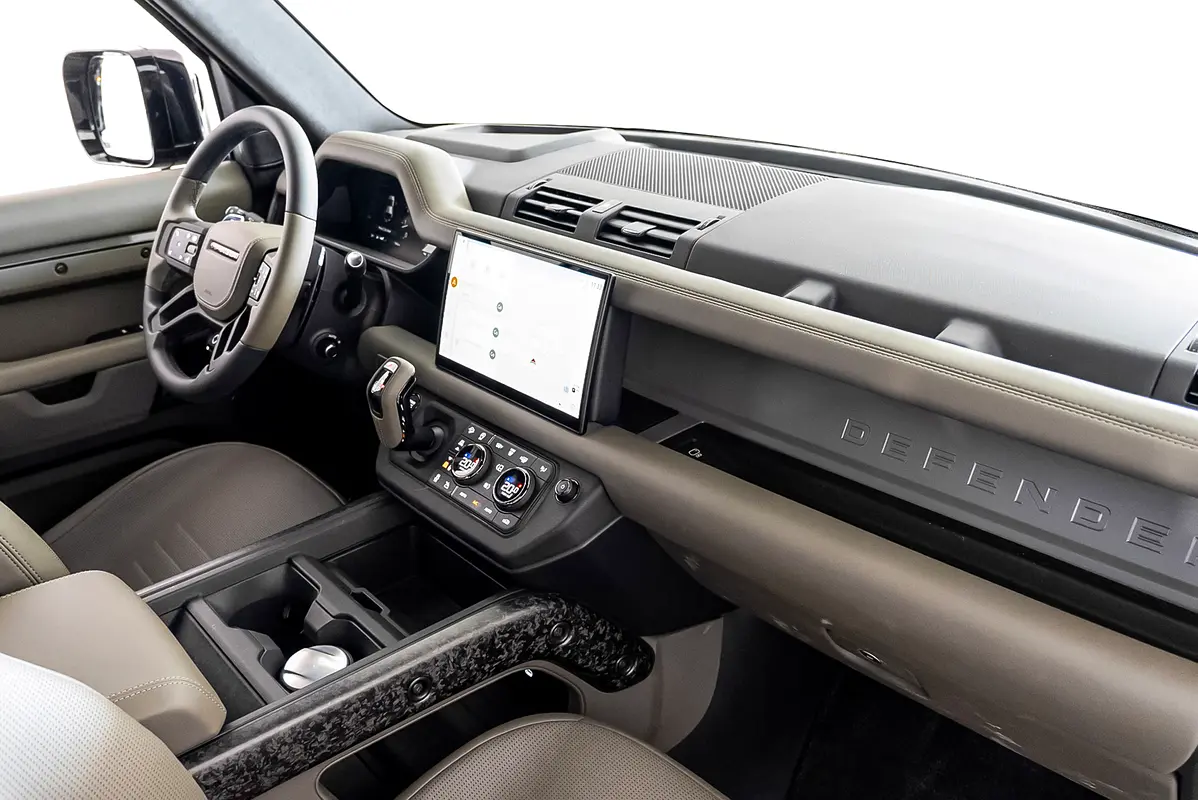 LAND ROVER Defender Octa (P635) 2025 - photo 12 - Import Émirats | International Cars