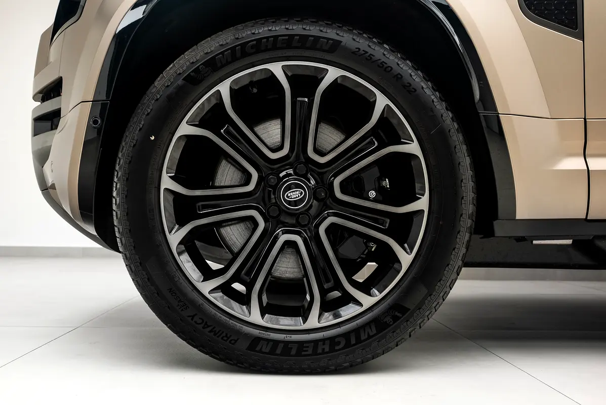 LAND ROVER Defender 110 Octa 2025 - photo 6 - Import Émirats | International Cars