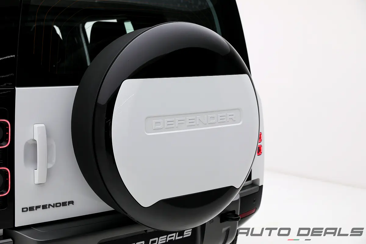 LAND ROVER Defender 110 2025 - photo 10 - Import Émirats | International Cars