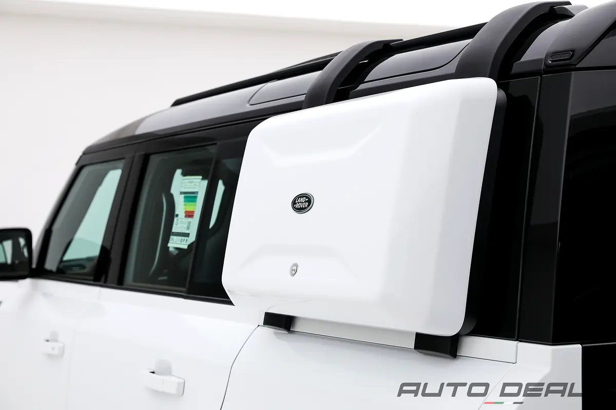 LAND ROVER Defender 110 2025 - photo 9 - Import Émirats | International Cars