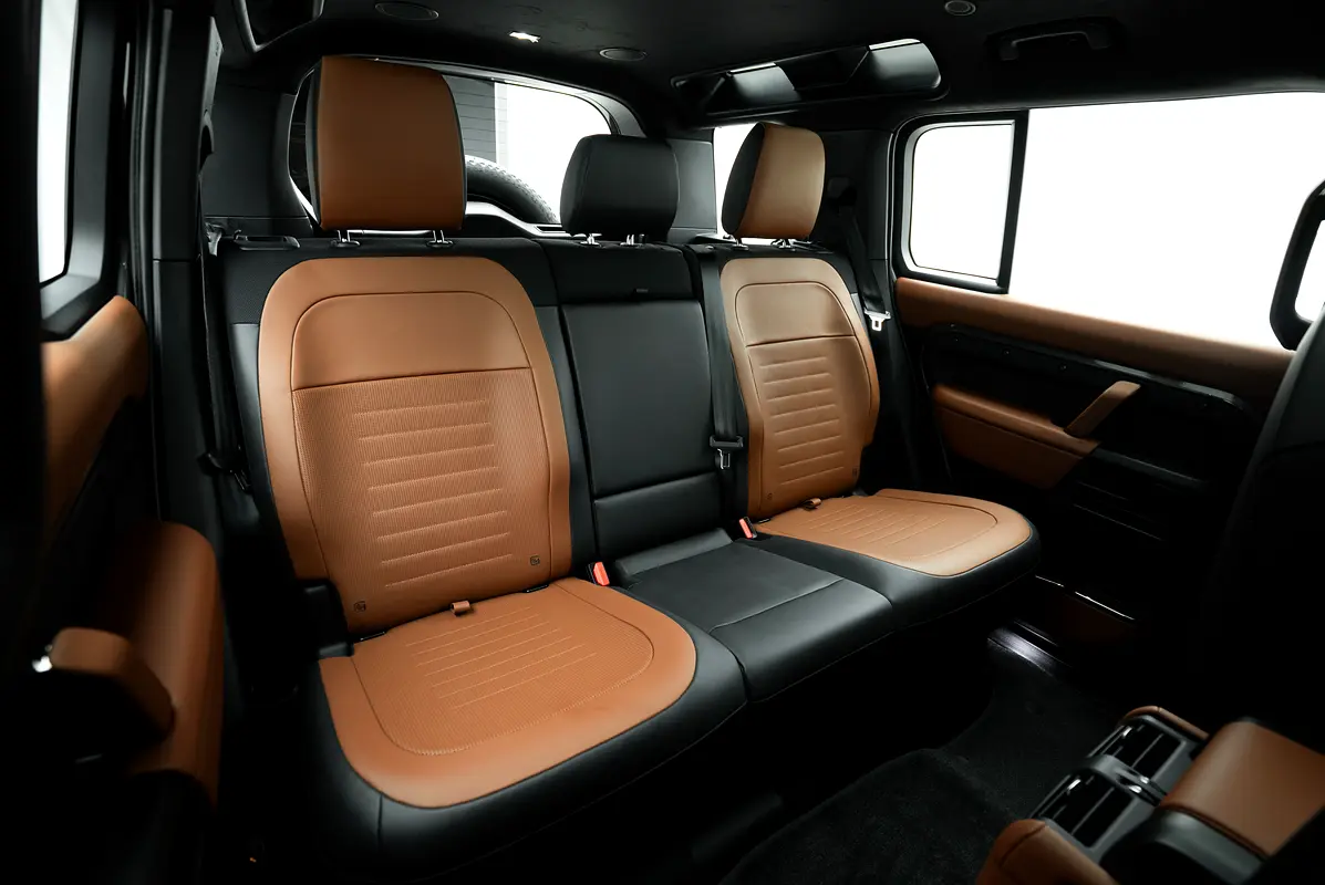 LAND ROVER Defender 110 Octa 2025 - photo 11 - Import Émirats | International Cars