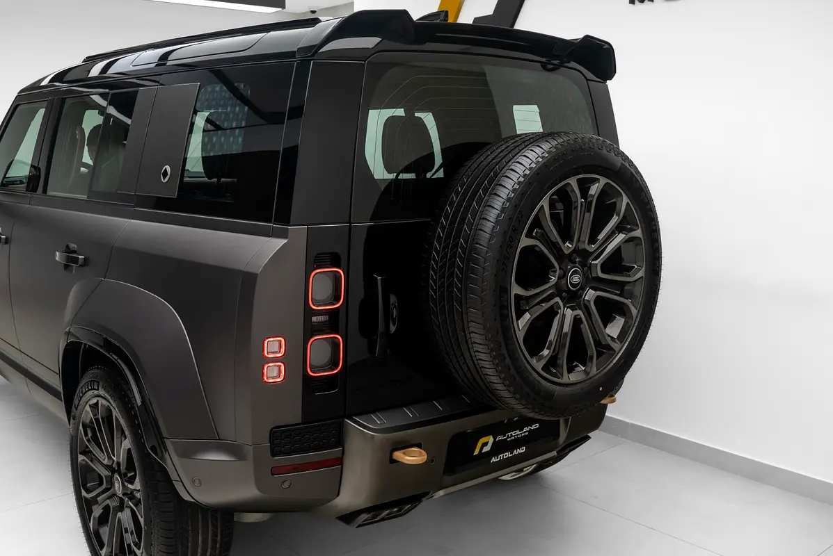 LAND ROVER Defender 110 Octa 2025 - photo 12 - Import Émirats | International Cars