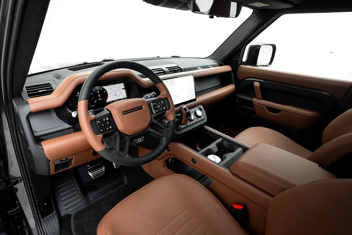 LAND ROVER Defender 110 Octa 2025 - photo 8 - Import Émirats | International Cars