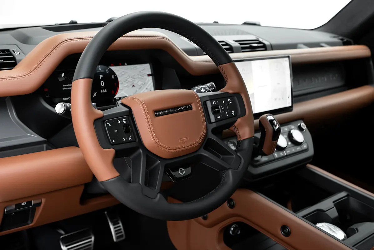 LAND ROVER Defender 110 Octa 2025 - photo 9 - Import Émirats | International Cars