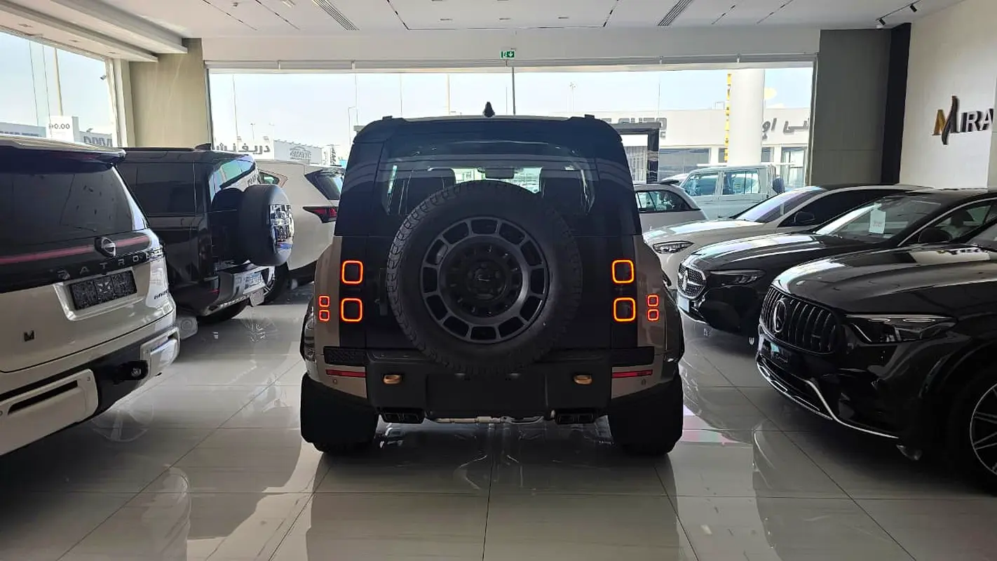 LAND ROVER Defender 110 Octa 2026 - photo 10 - Import Émirats | International Cars
