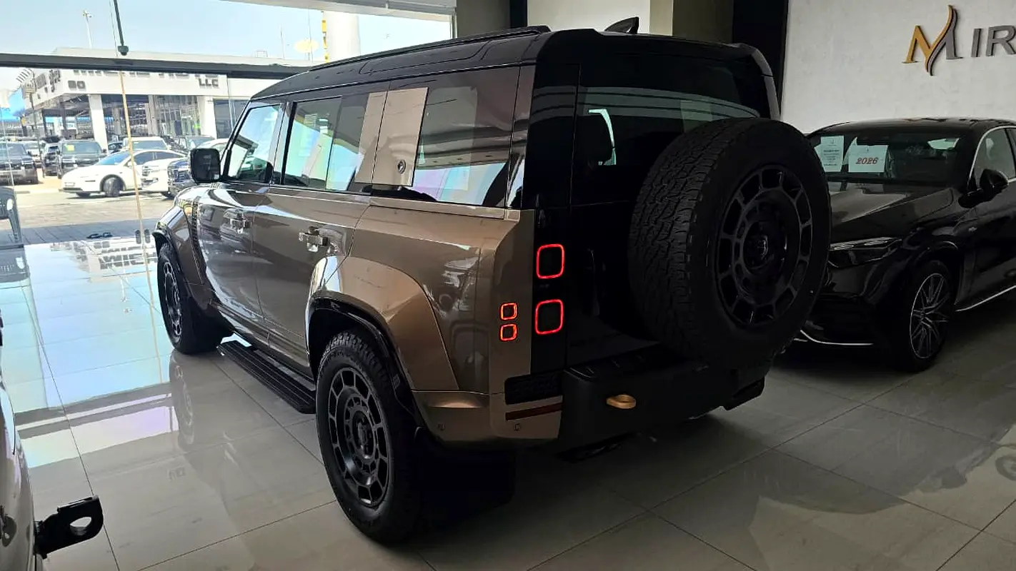 LAND ROVER Defender 110 Octa 2026 - photo 12 - Import Émirats | International Cars