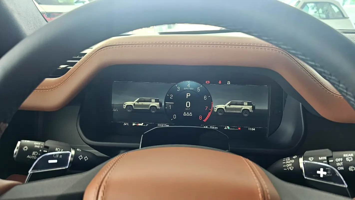 LAND ROVER Defender 110 Octa 2026 - photo 3 - Import Émirats | International Cars