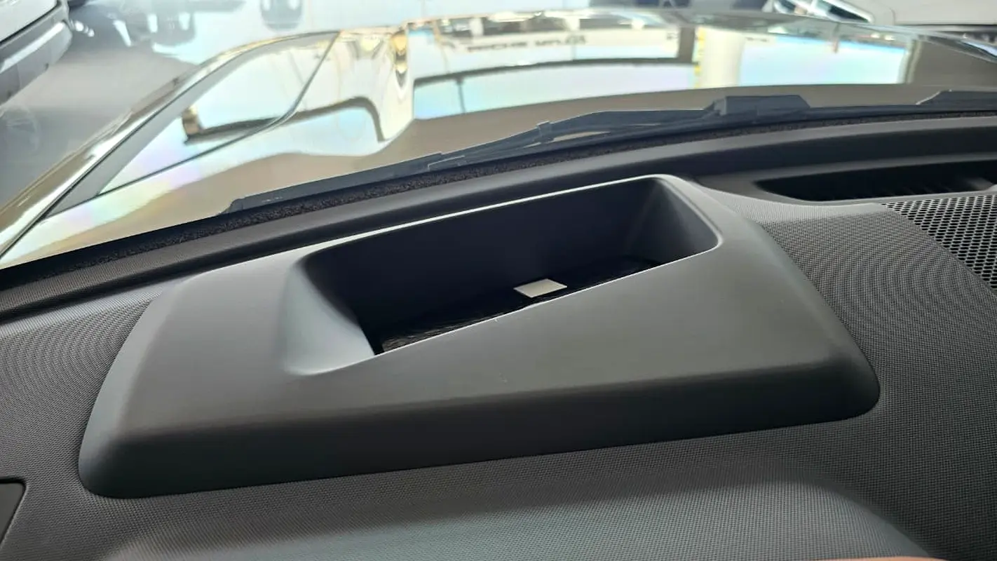 LAND ROVER Defender 110 Octa 2026 - photo 4 - Import Émirats | International Cars