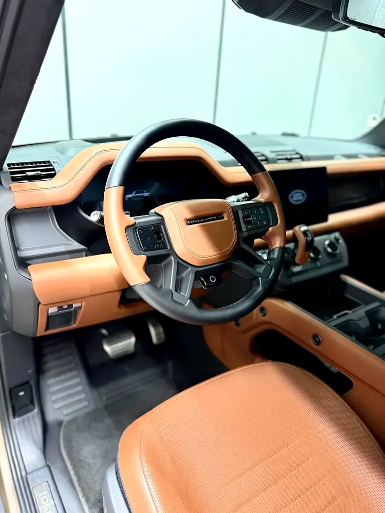 LAND ROVER Defender Octa (P635) 2025 - photo 7 - Import Émirats | International Cars