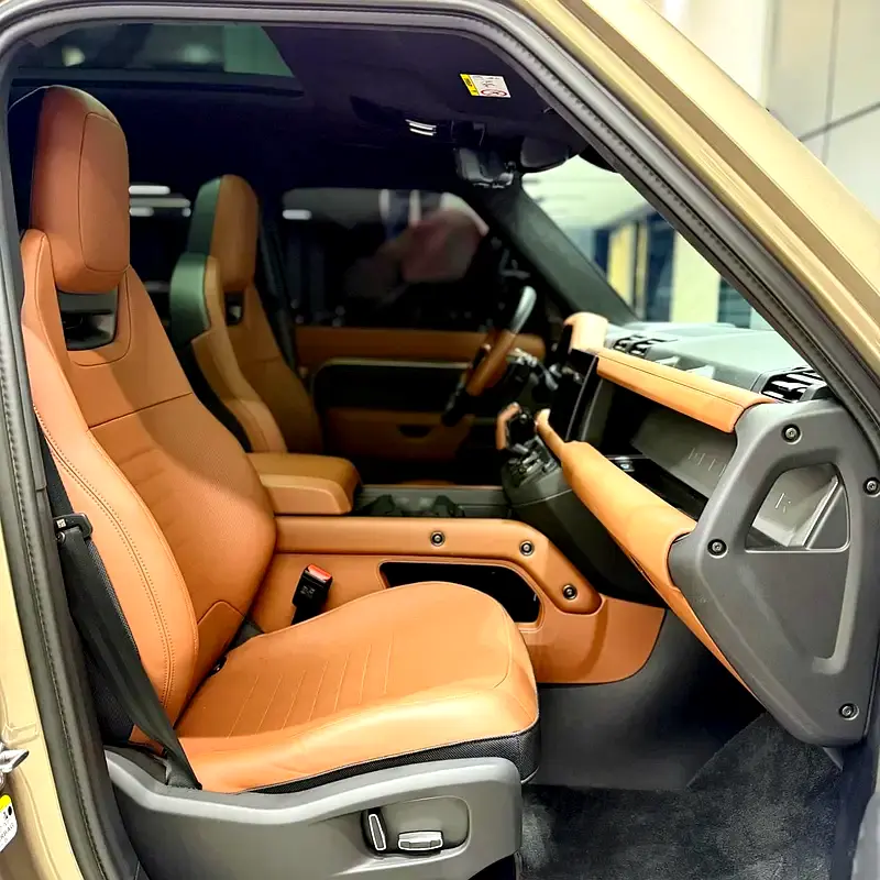 LAND ROVER Defender Octa (P635) 2025 - photo 8 - Import Émirats | International Cars