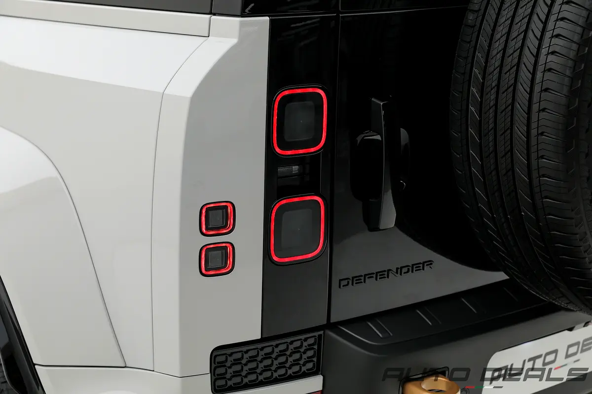 LAND ROVER Defender Octa (P635) 2026 - photo 10 - Import Émirats | International Cars