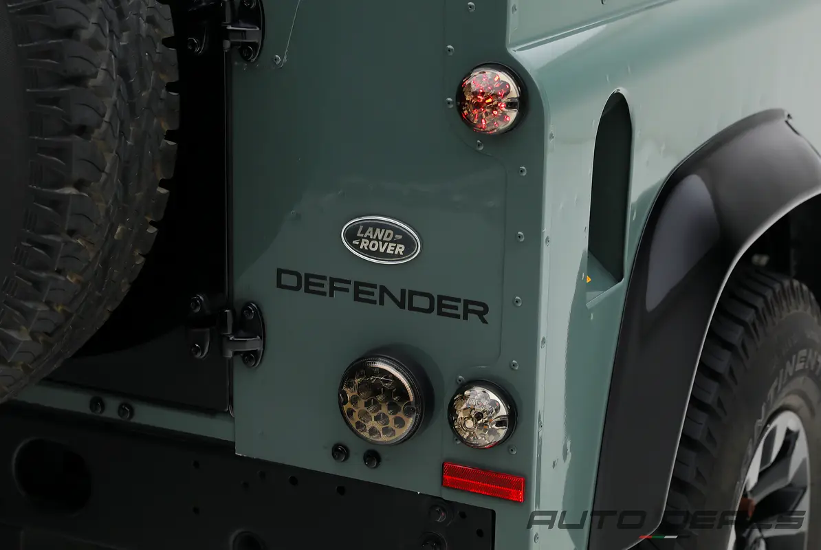LAND ROVER Defender 90 2016 - photo 10 - Import Émirats | International Cars
